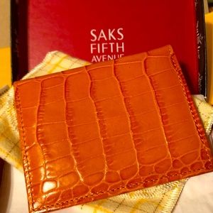 🔹 *BNWOT* SAKS 5th AVE Graphic Image Wallet